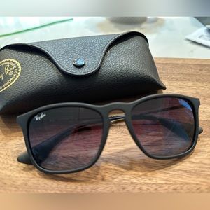 Ray-Ban Chris sunglasses…like new with case